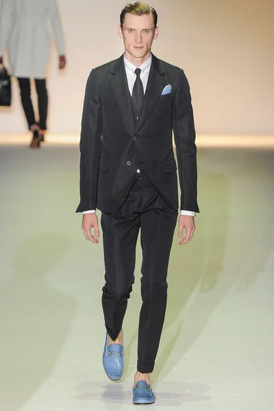 Look 34